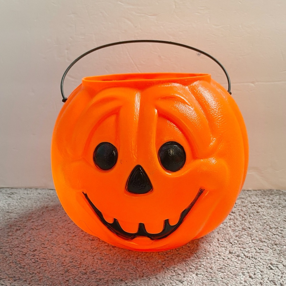 Vintage GENERAL FOAM Blow Mold Jack-O-Lantern Pumpkin Halloween Candy Bucket